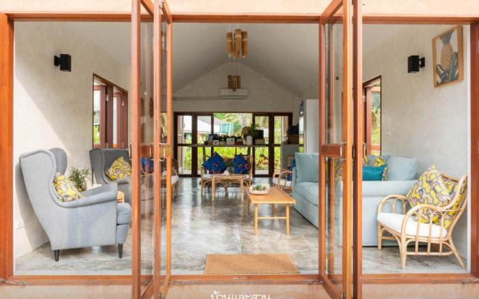 The Little White Bird Traveler Hostel