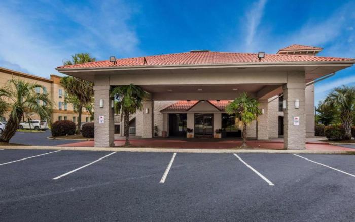 Super 8 by Wyndham Savannah