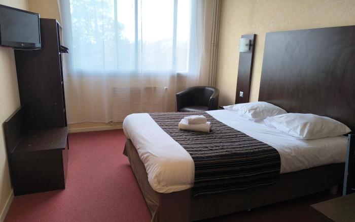 Adonis Lyon Est Hotel Artys