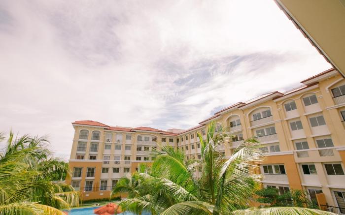 Kara's Family 2BR Condo Unit.*****