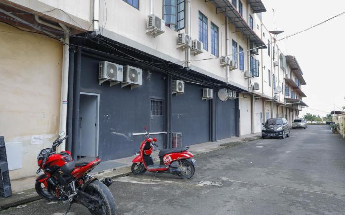 RedDoorz Plus near Batam City Square