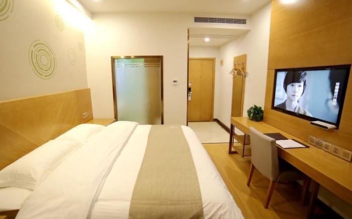GreenTree Inn Fuyang Development Zone Weisan Road Express Hotel