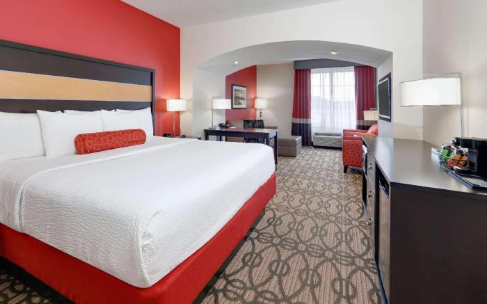 La Quinta Inn & Suites by Wyndham Starkville at MSU