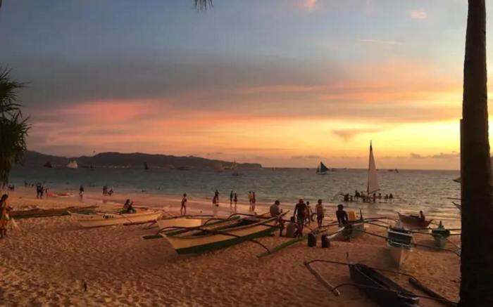 Tranquil Studio - 3 Mins. to White Beach (Unit 4)