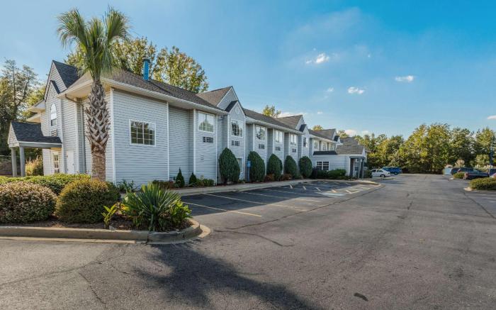 Motel 6 Simpsonville, SC - Greenville