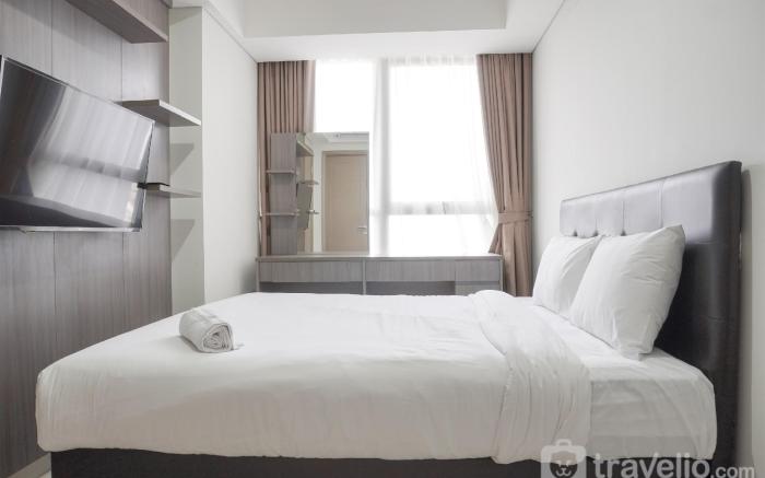 Comfort 2BR at Gold Coast Apartment By Travelio