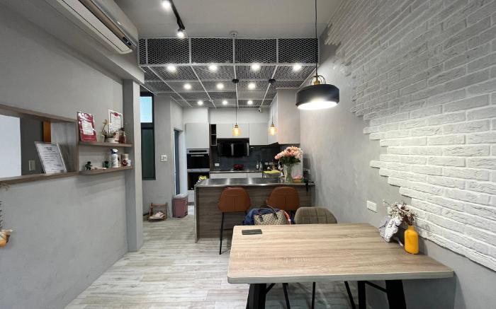 yule 育樂宅   (台南火車站,成功大學）