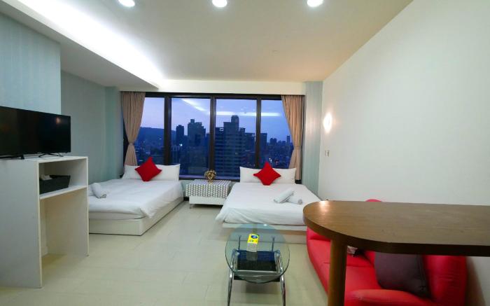 Kaohsiung Port Inn (高雄港商旅-希臘市景4人房)