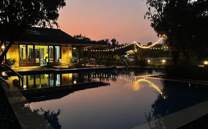 ELLOW STAY BY MOHAN FARM