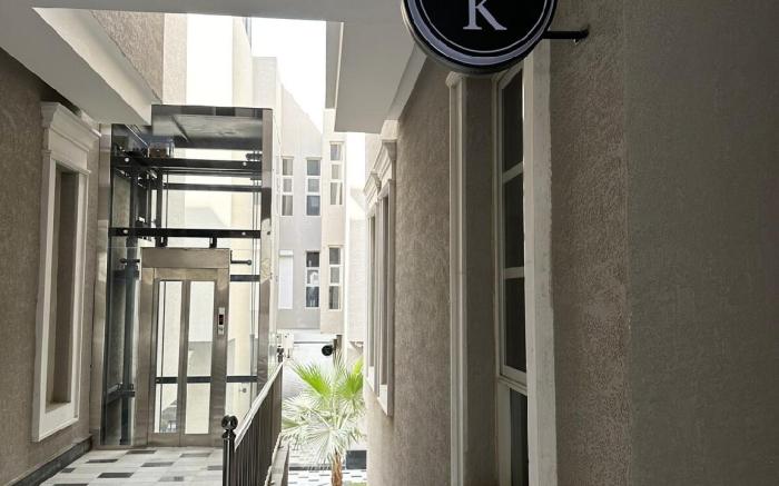 Kease Hittin K-9 Latest Development Balcony GX53