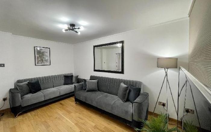 Deluxe Camden Apartment