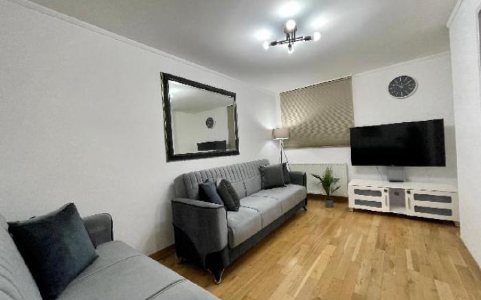 Deluxe Camden Apartment