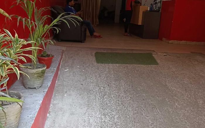 Hotel O KL khari Near Ashoka Park Mein Metro