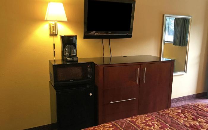 Days Inn by Wyndham York Alabama