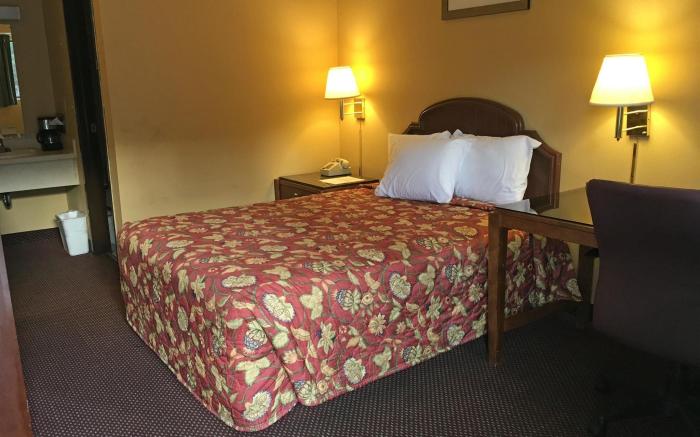 Days Inn by Wyndham York Alabama