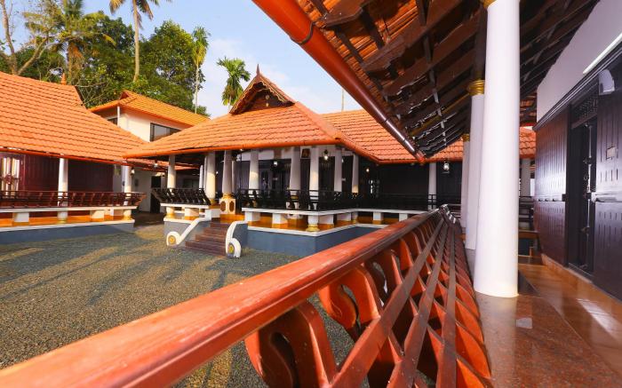 Palmy Lake Resort