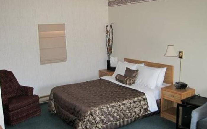 Bancroft Inn & Suites