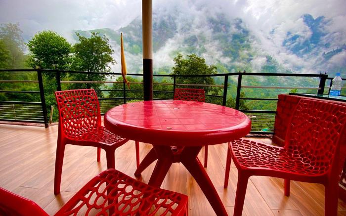 TRIMURTI HOTEL RAMA PALACE