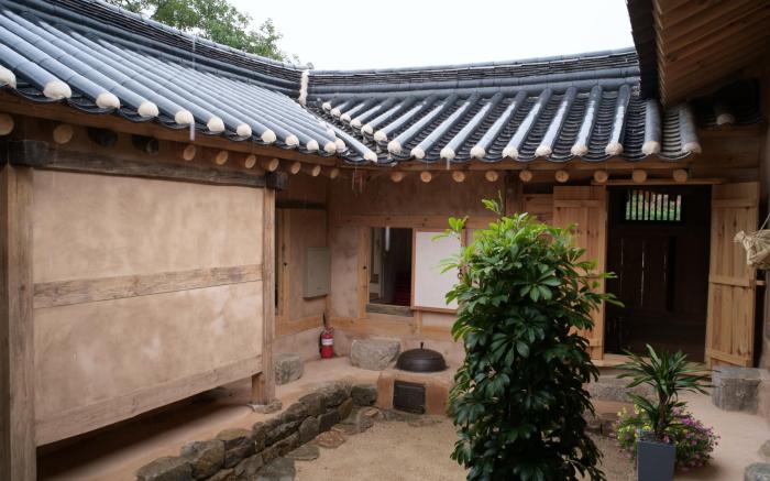 Jukheon Traditional House (Korea Quality)