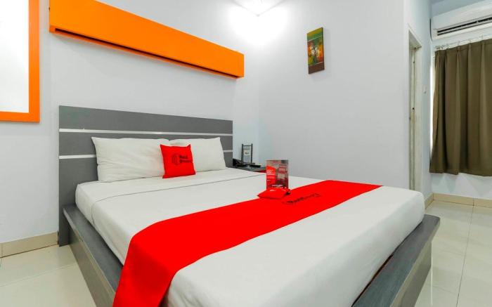 RedDoorz near Manado Town Square