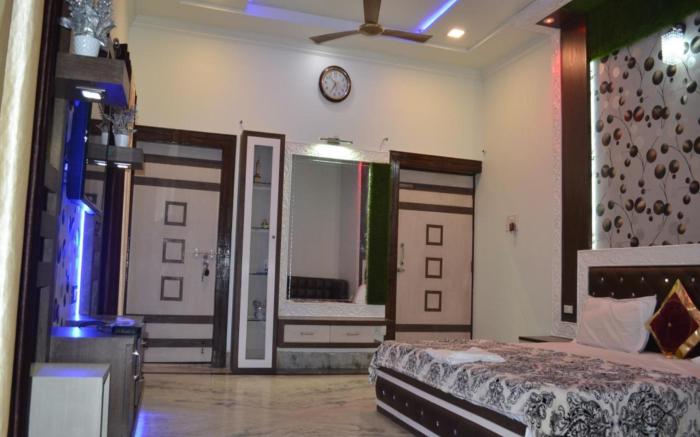 Taj Square A luxurious family homestay