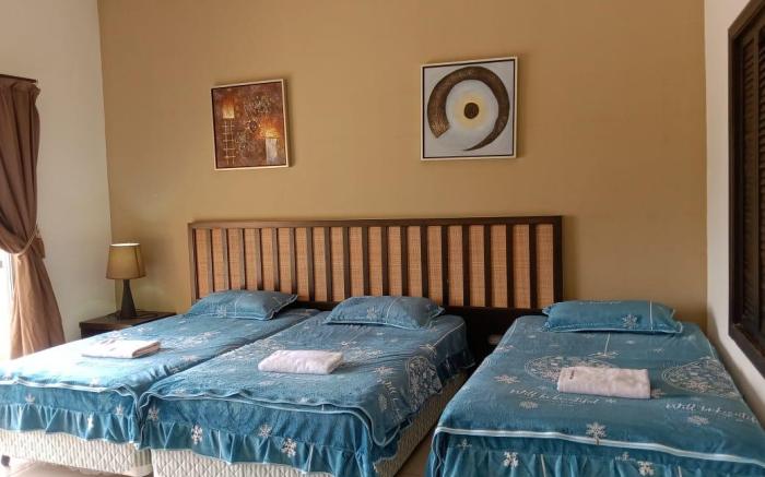 FAMILY STUDIO  @ GOLD COAST MORIB*A2335