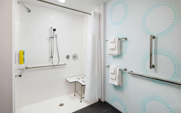 Tru by Hilton Atlanta Northlake Parkway