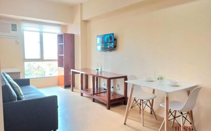 Heart of the City Centrio Tower 1BR Netflix +Wifi