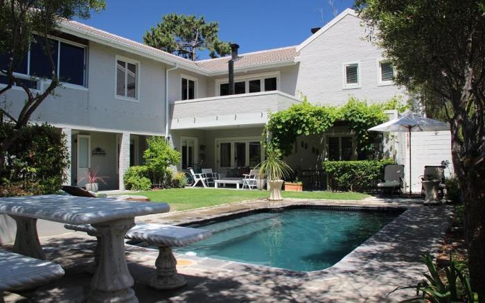 Hermanus Lodge on the Green