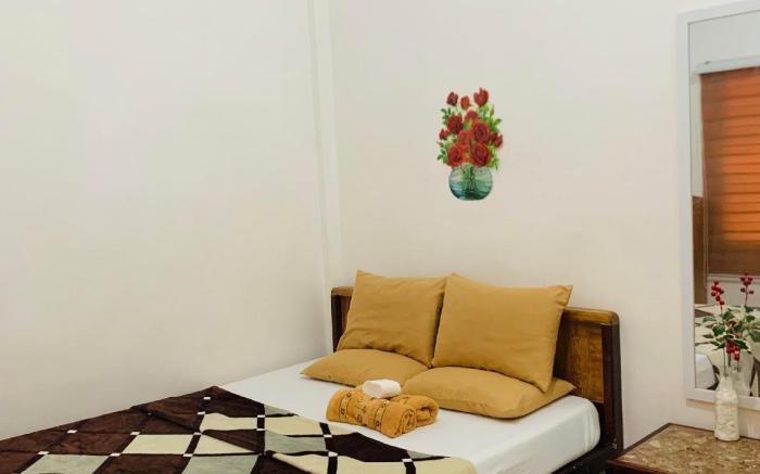 Queen's Room Rental 1
