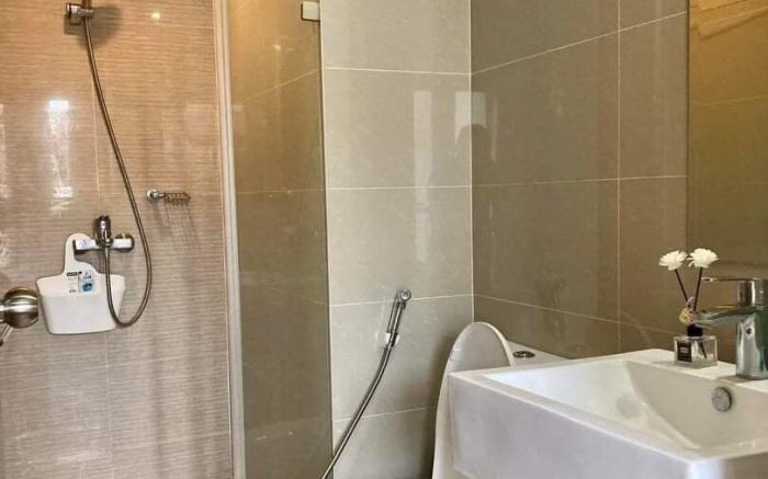 Studio unit infront of terminal 3 w/ stunning view