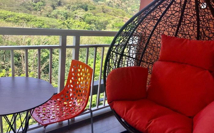 Pico De Loro Luxurious and Modern 1-BR loft condo
