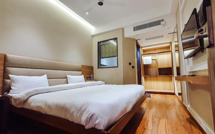 Aura Rooms
