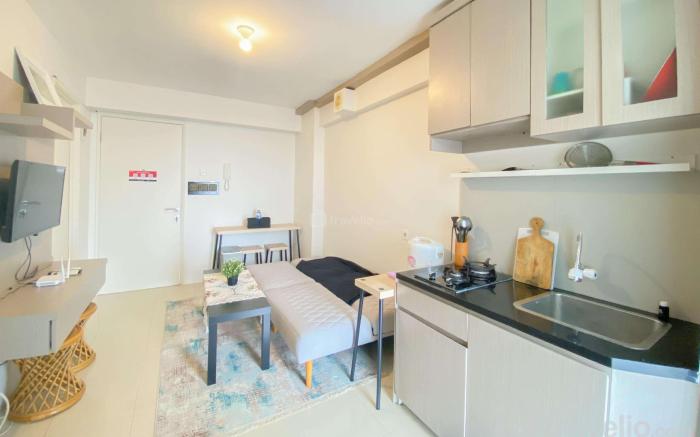 Beautiful and Cozy 2BR Bassura City By Travelio