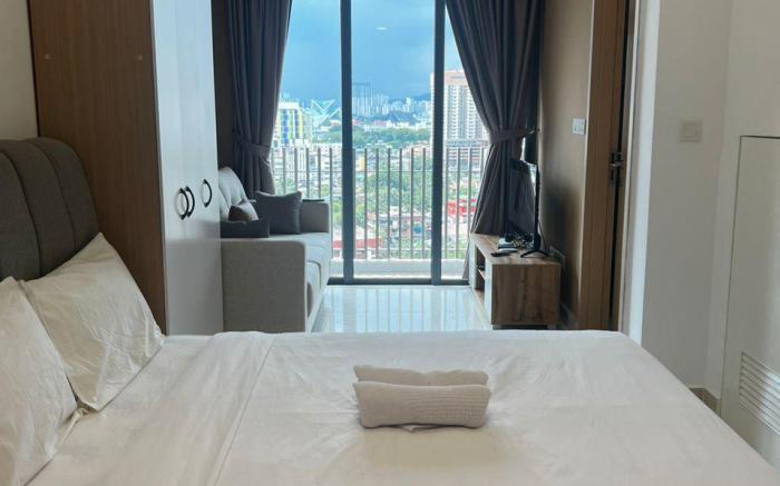 Colony Bedroom Studio with KL View