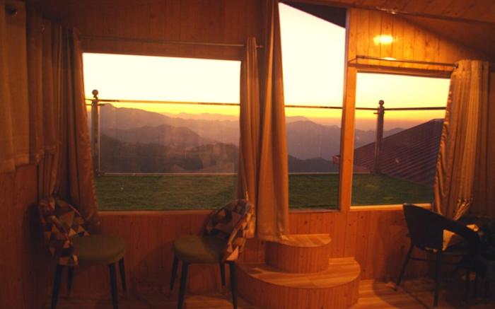 Basil Woods, Kasauli
