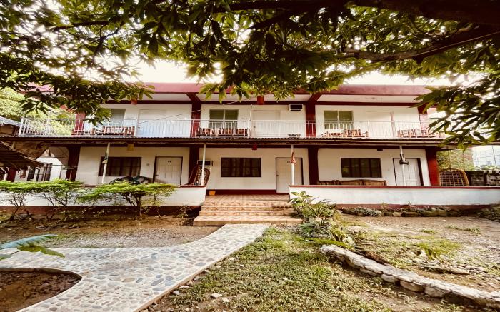 Puerto Galera Hostel