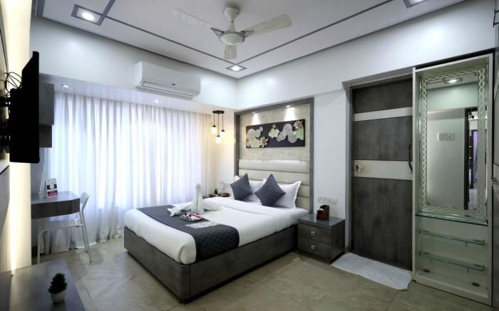 Luxury Apartment - 2 Bedroom near BKC 