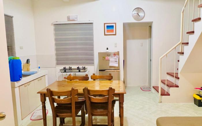 Awesome 2 Bedroom, Living Room & Kitchen