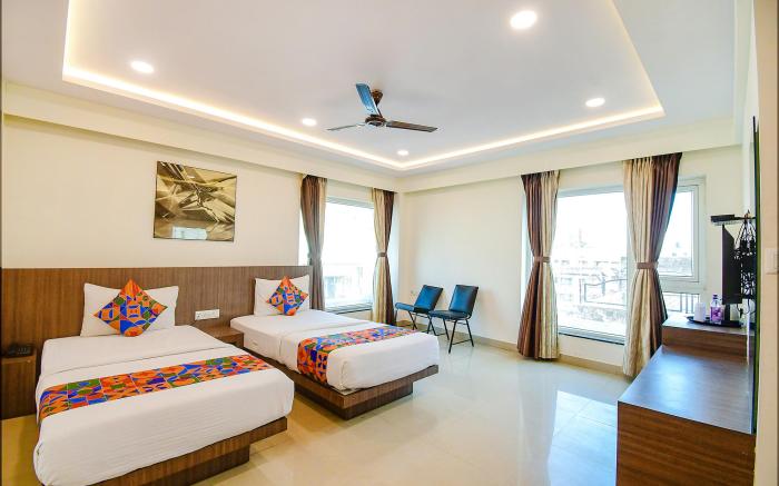 FabHotel Kzar Select - 2km from Park Street