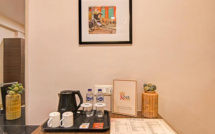 FabHotel Kzar Select - 2km from Park Street