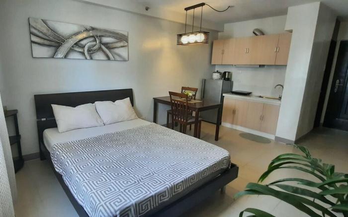 Cozy Studio near Beaches w/ Wifi, Netflix & pool