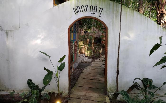 Sawang Alas Cabin in Awandaru Village 