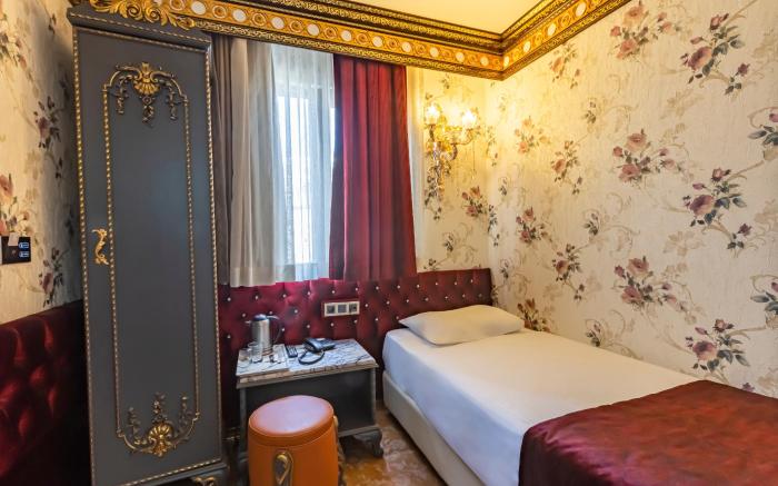 Laleli Blue Marmaray Hotel