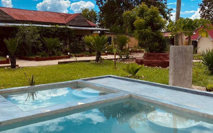 Zanzllywood Uroa Beach Apartments