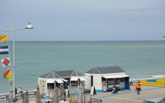 Les Pieds Dans l'Eau!