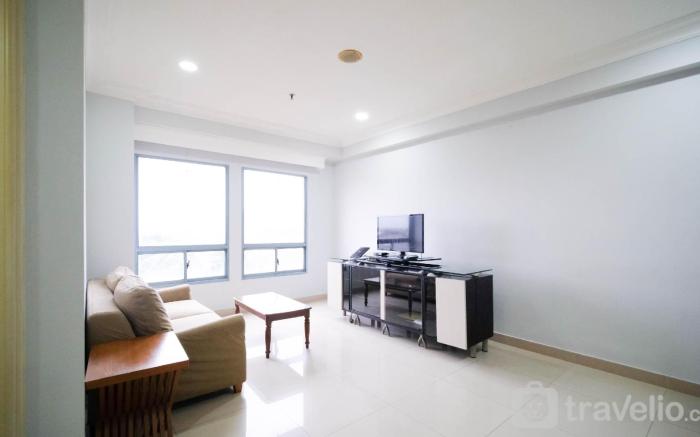 Homey 2BR Extra Room at Taman Beverly By Travelio