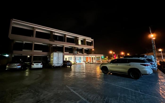 Super Highway Hotel