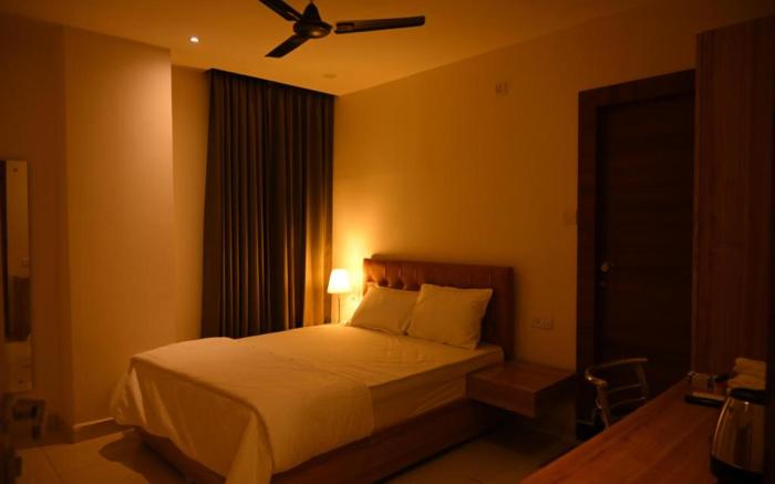 Hotel Hibiscus Tree-Bachupally