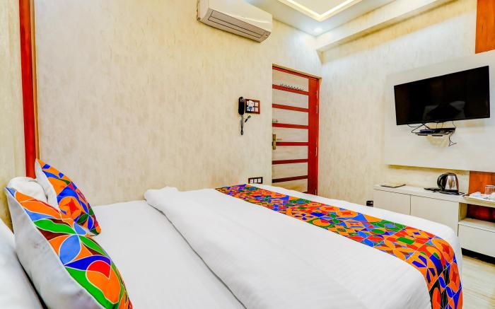 FabHotel V Square